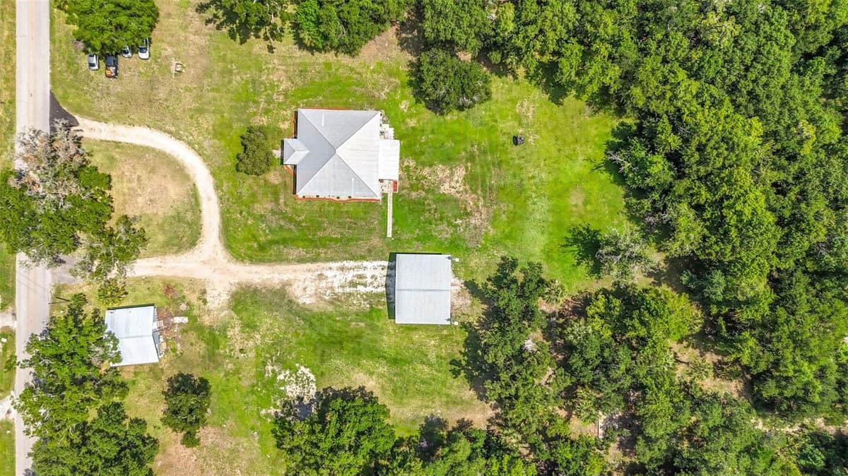 273 GRIFFIN ROAD — photo 3 of 48