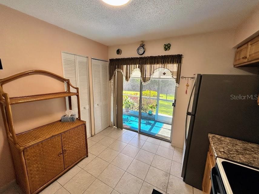 4916 SUNNYBROOK DRIVE — photo 10 of 50