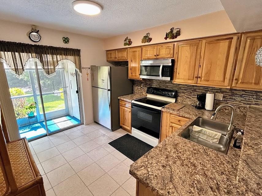 4916 SUNNYBROOK DRIVE — photo 7 of 50