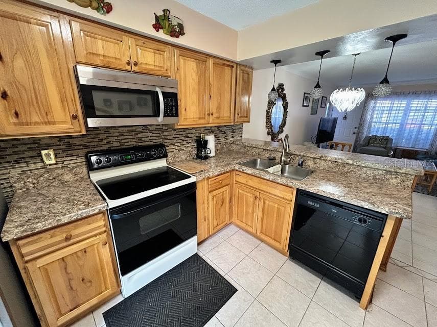4916 SUNNYBROOK DRIVE — photo 9 of 50