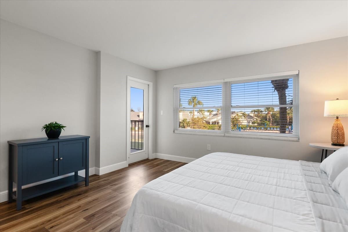 1324 PASADENA AVENUE — photo 32 of 36