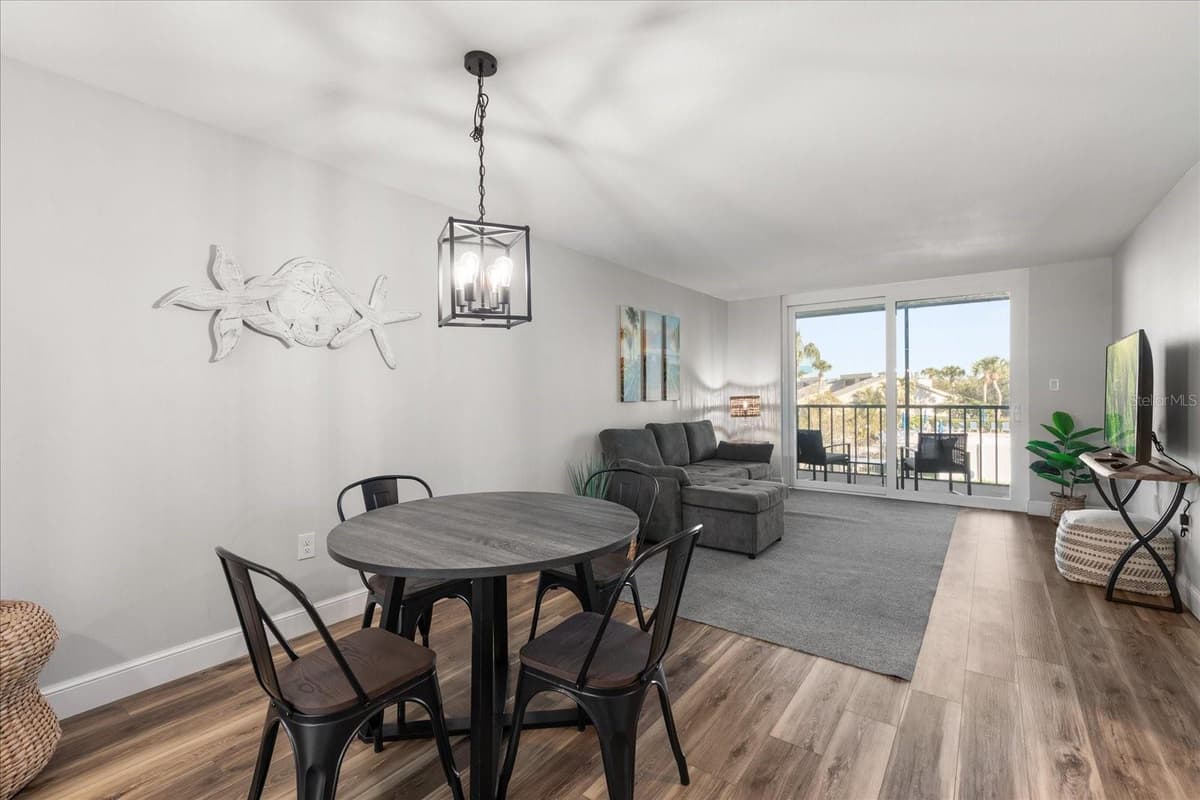 1324 PASADENA AVENUE — photo 19 of 36