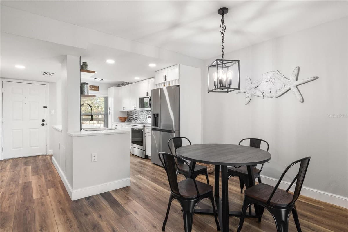 1324 PASADENA AVENUE — photo 18 of 36