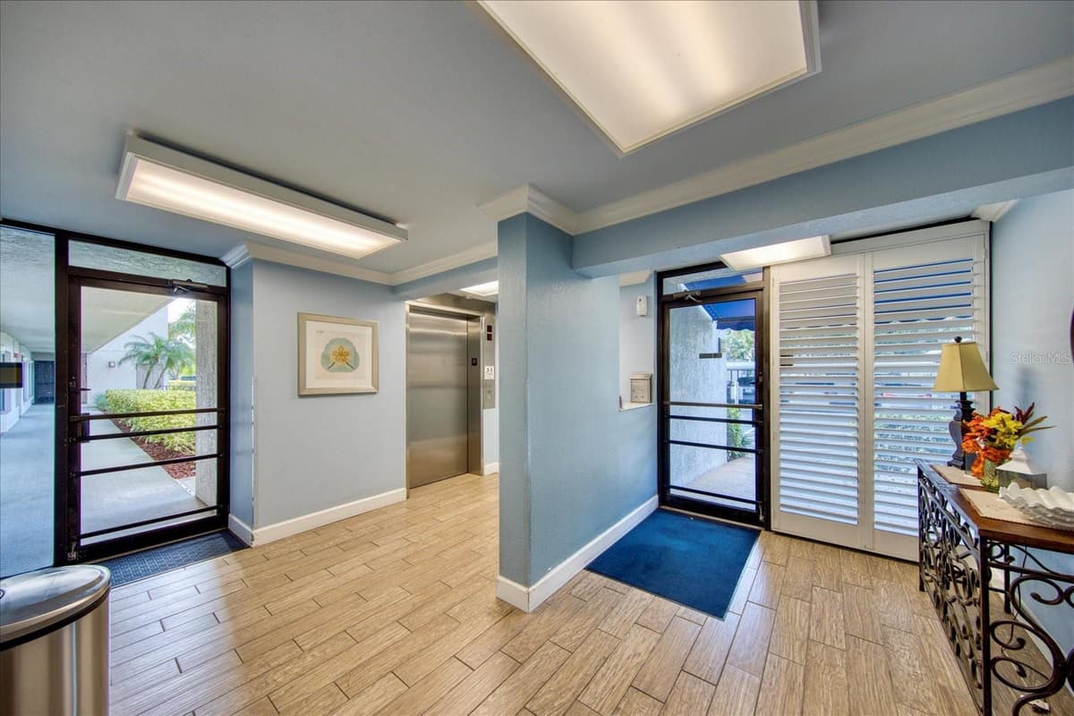 1324 PASADENA AVENUE — photo 4 of 36