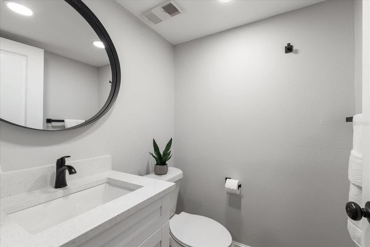 1324 PASADENA AVENUE — photo 17 of 36