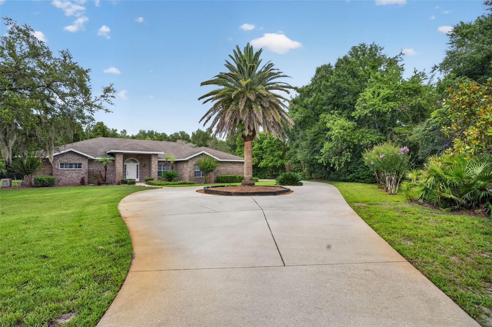 1303 ACRES DRIVE — photo 3 of 27