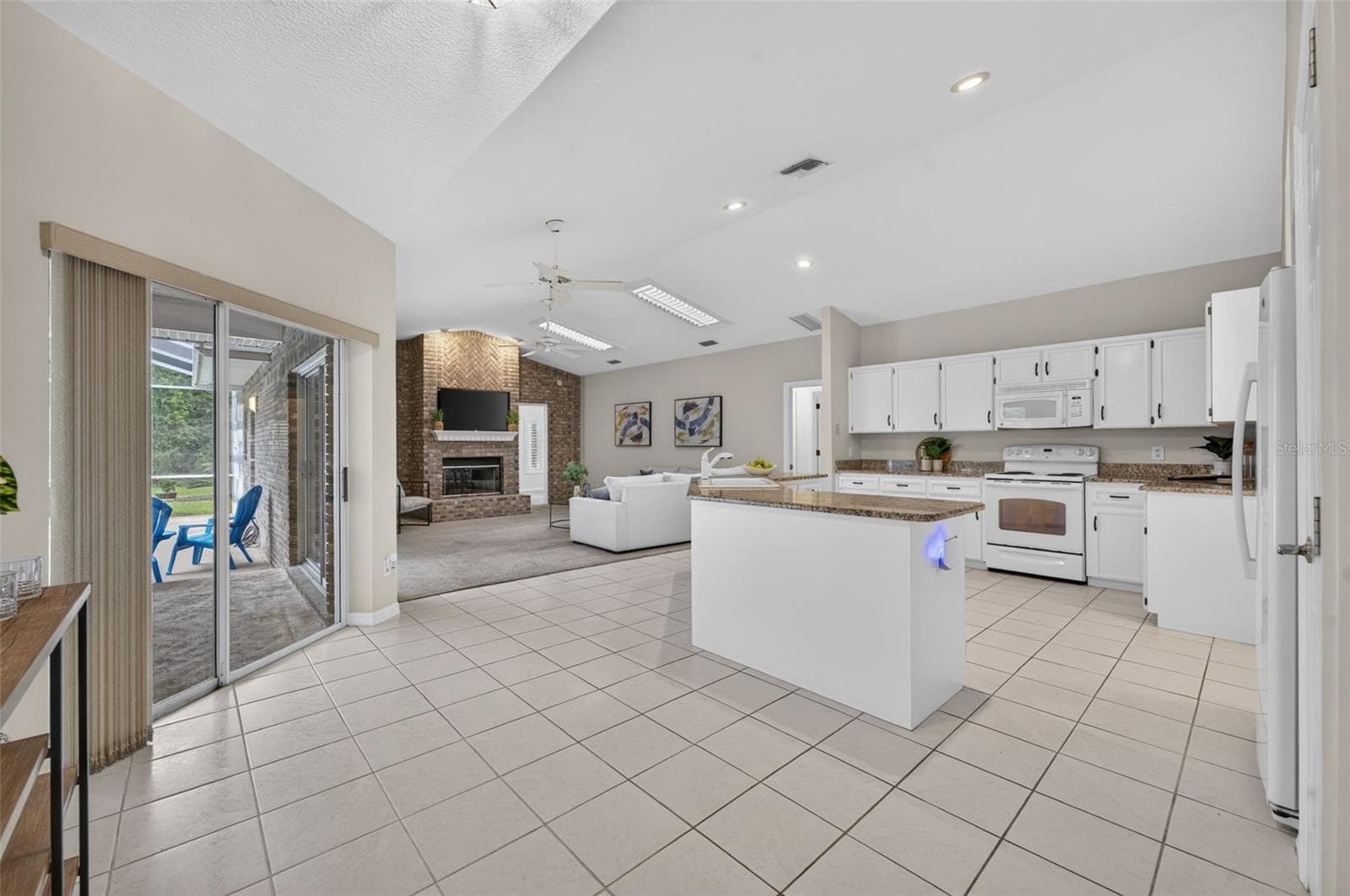 1303 ACRES DRIVE — photo 7 of 27
