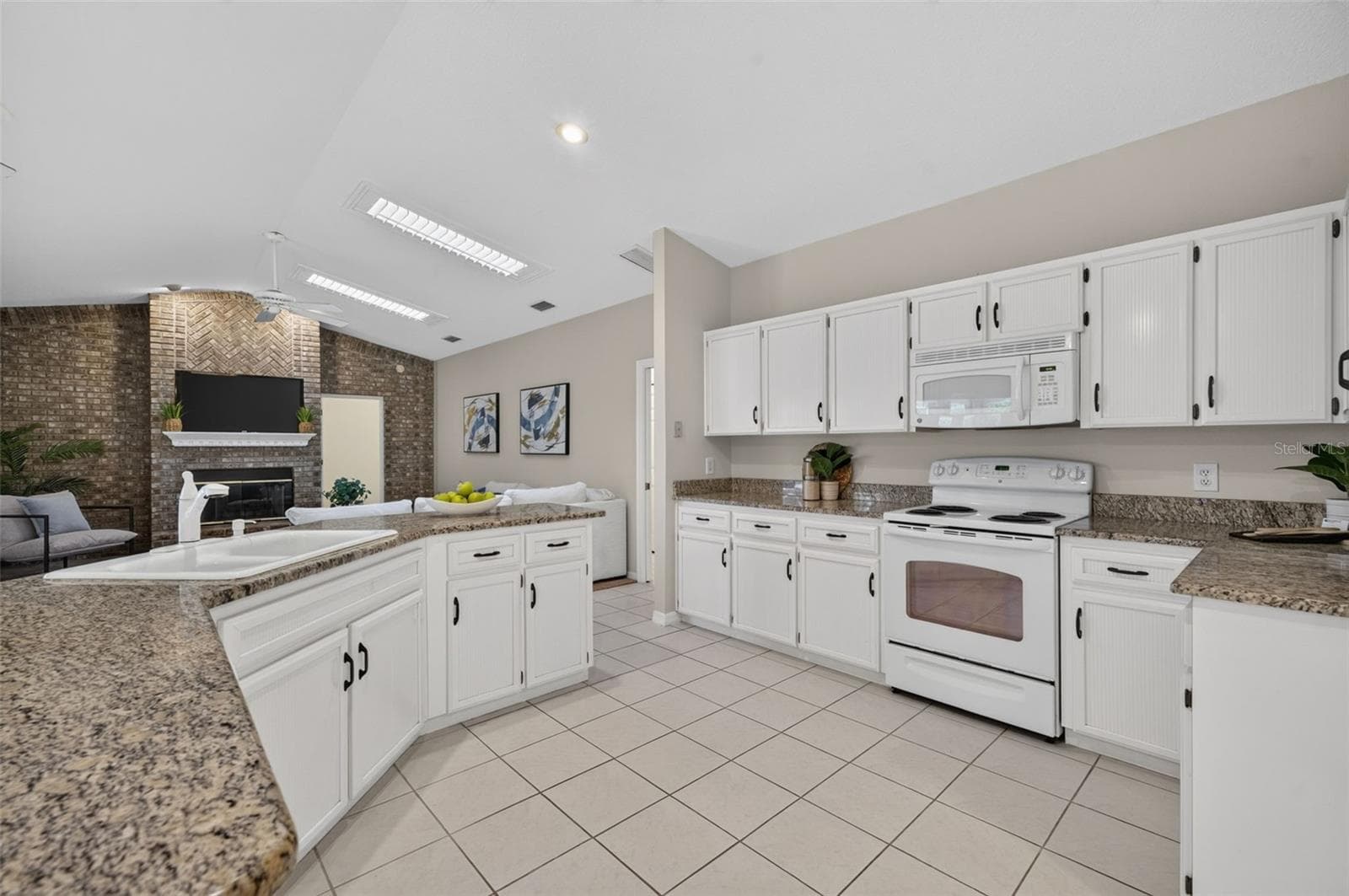 1303 ACRES DRIVE — photo 8 of 27
