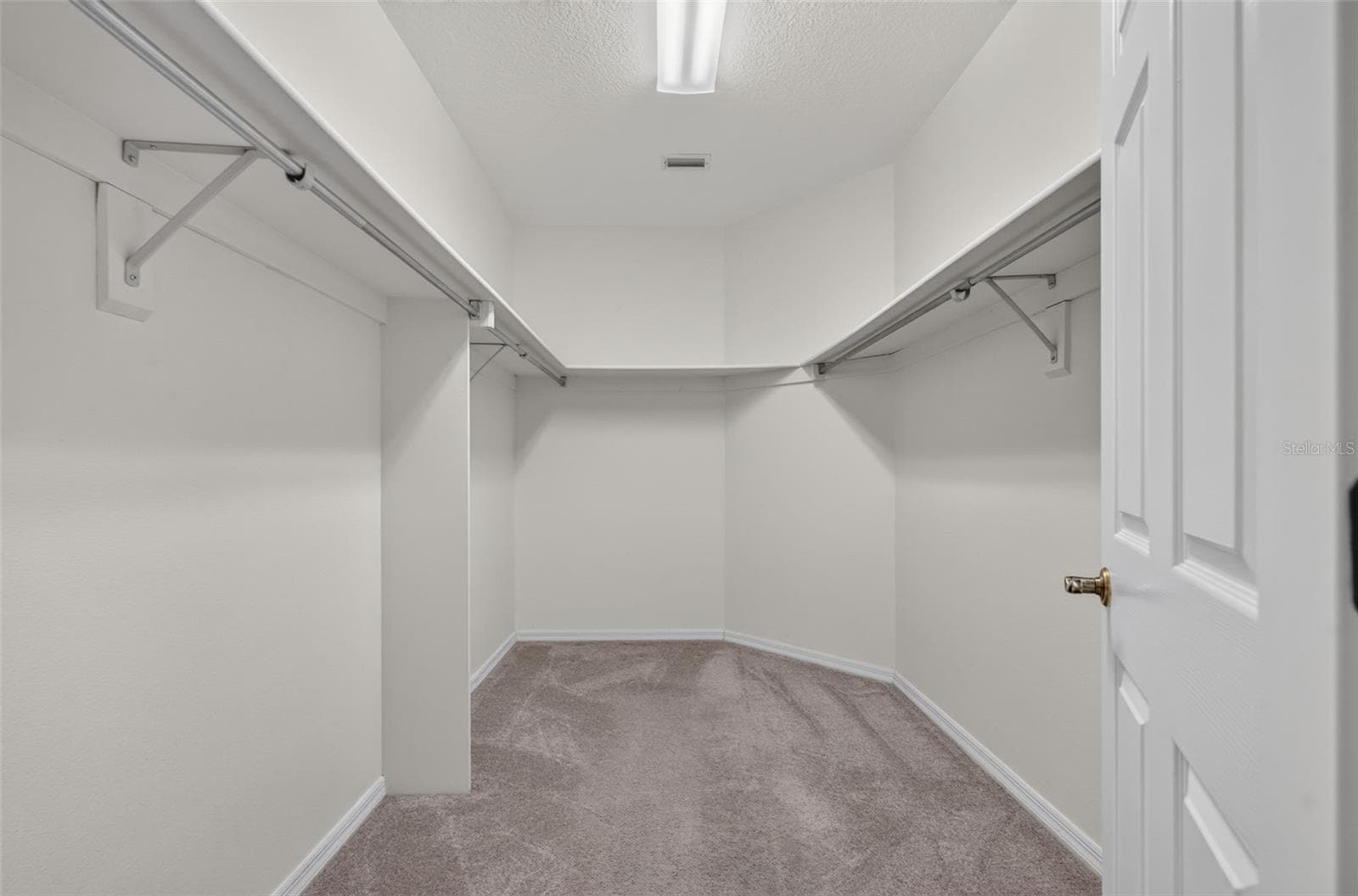 1303 ACRES DRIVE — photo 18 of 27