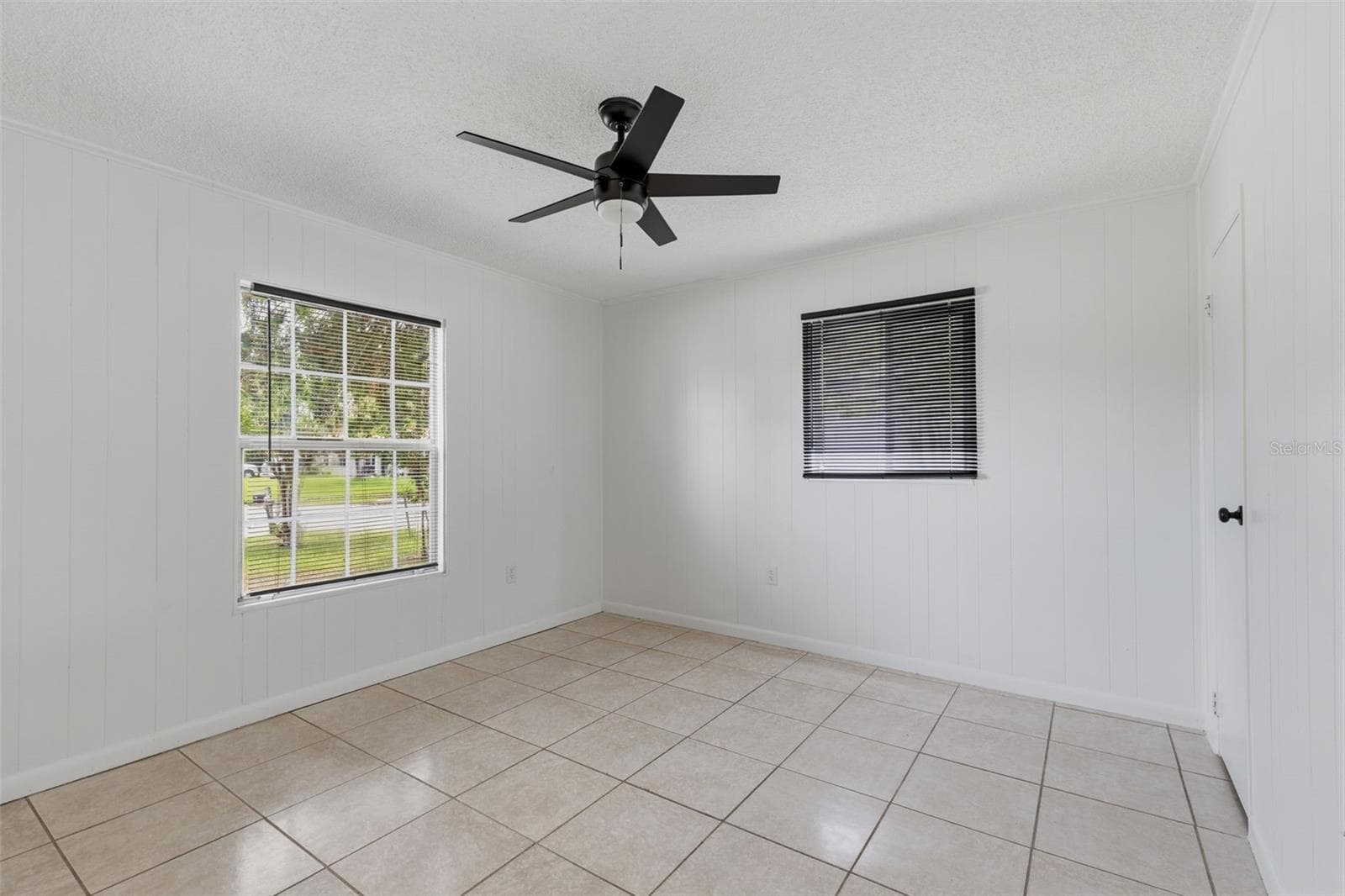 208 AVALONE DRIVE — photo 17 of 31