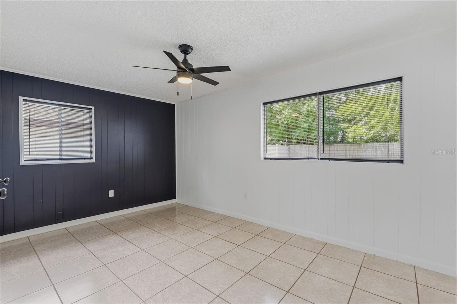 208 AVALONE DRIVE — photo 14 of 31