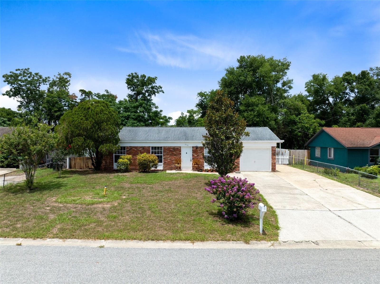 208 AVALONE DRIVE — photo 27 of 31