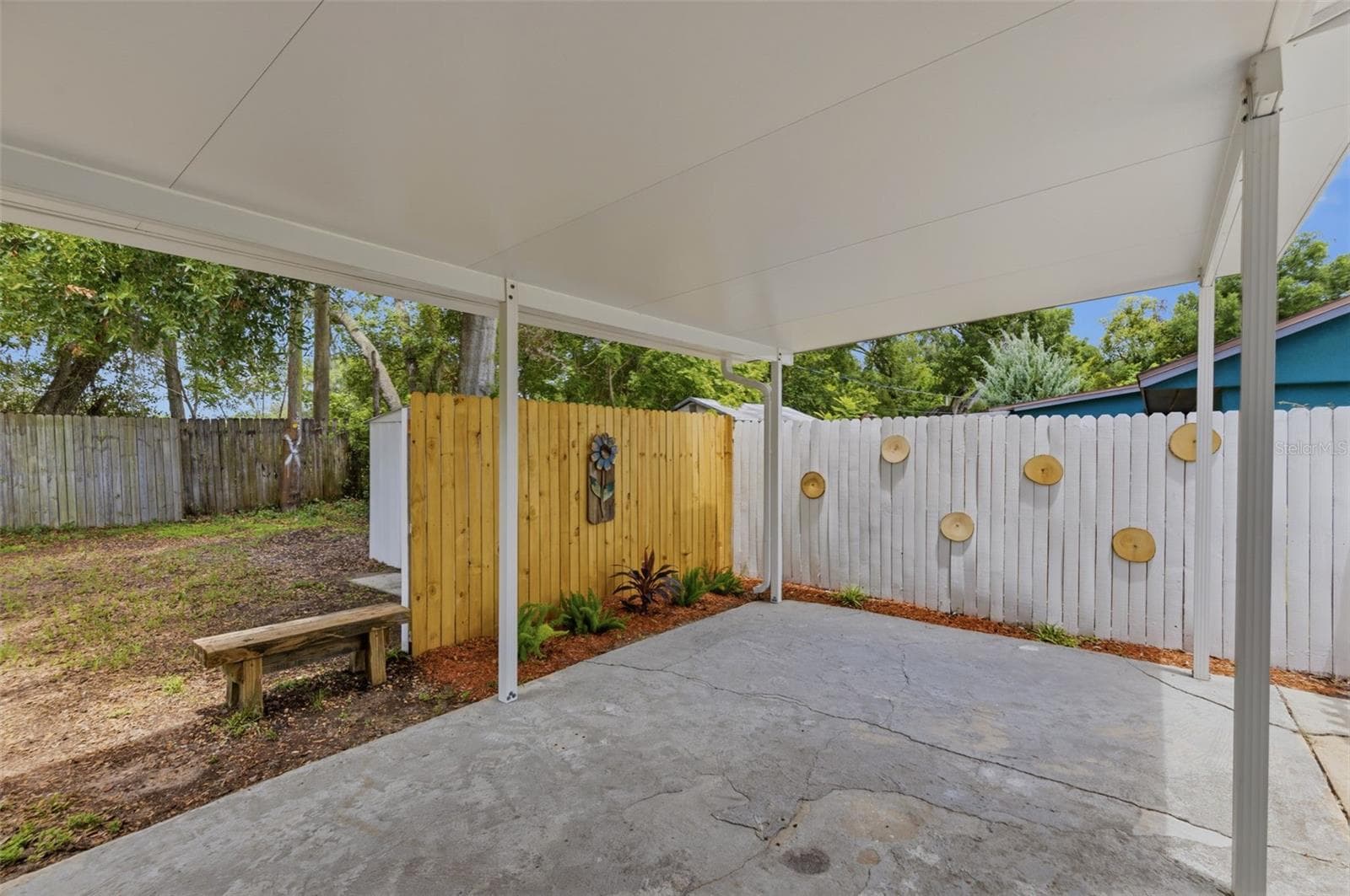208 AVALONE DRIVE — photo 24 of 31