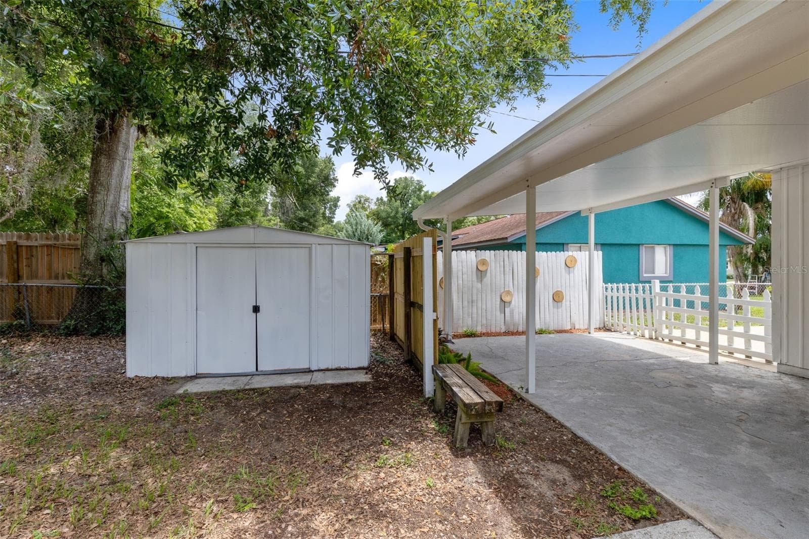 208 AVALONE DRIVE — photo 22 of 31