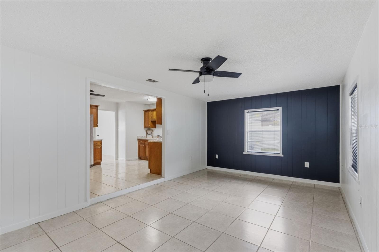 208 AVALONE DRIVE — photo 12 of 31