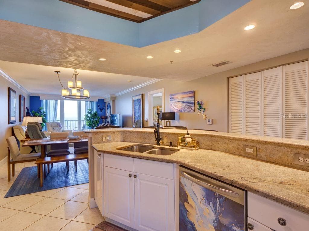 2055 ATLANTIC AVENUE — photo 15 of 55