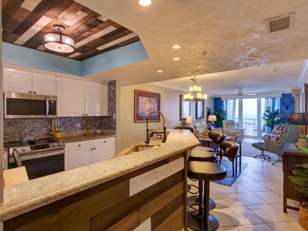 2055 ATLANTIC AVENUE — photo 13 of 55