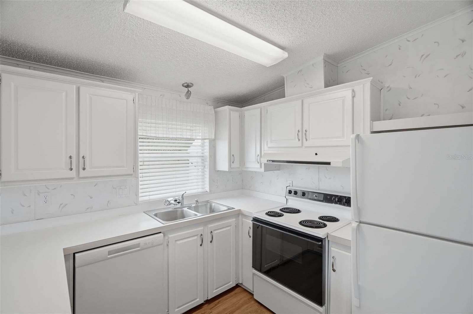 6826 MOUNT ORANGE DRIVE — photo 14 of 39