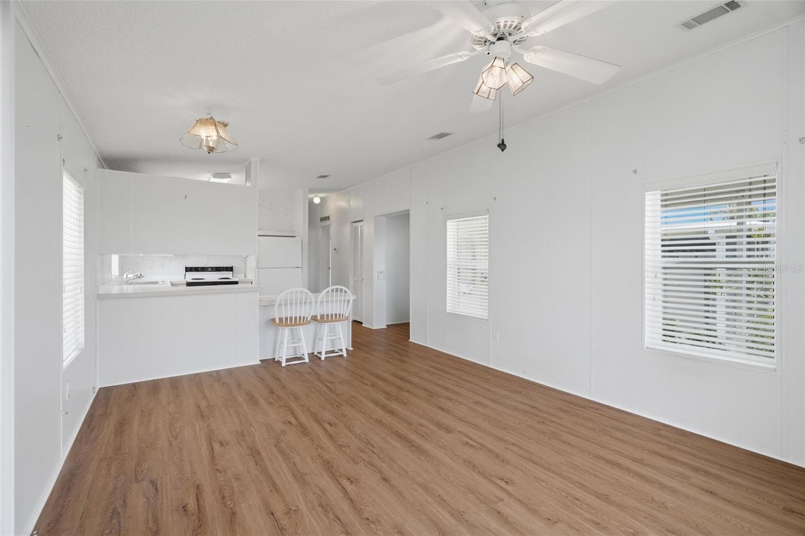 6826 MOUNT ORANGE DRIVE — photo 4 of 39