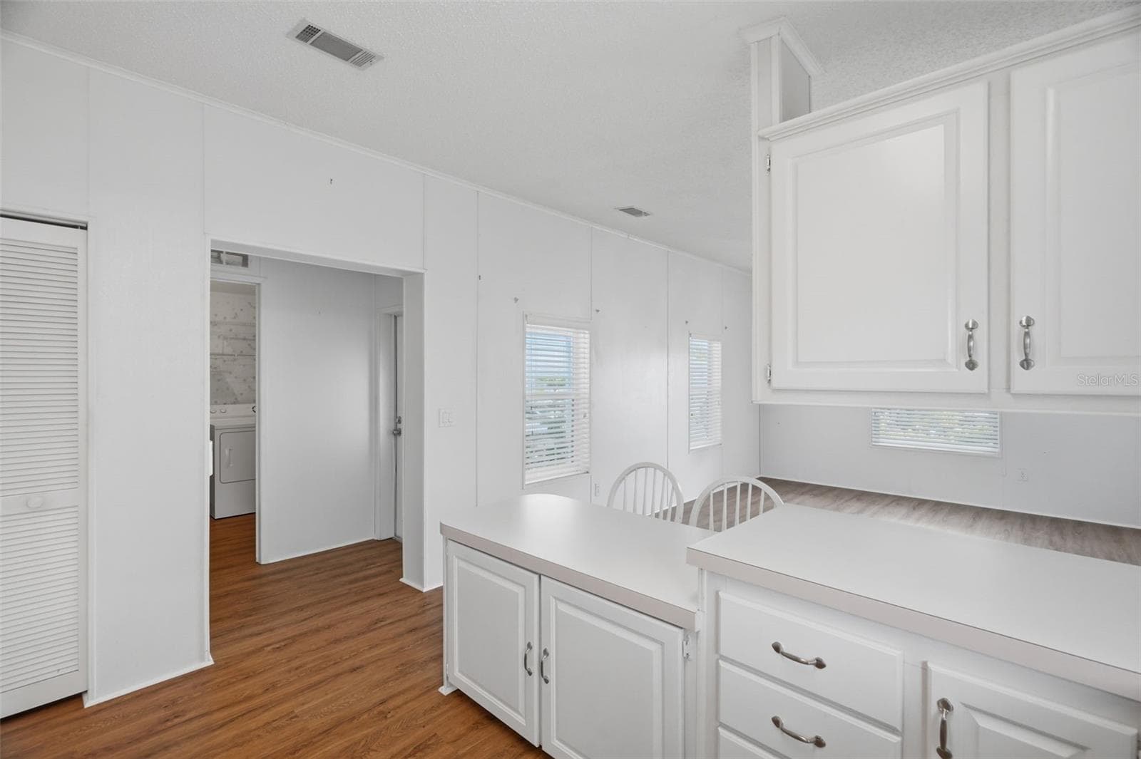 6826 MOUNT ORANGE DRIVE — photo 15 of 39