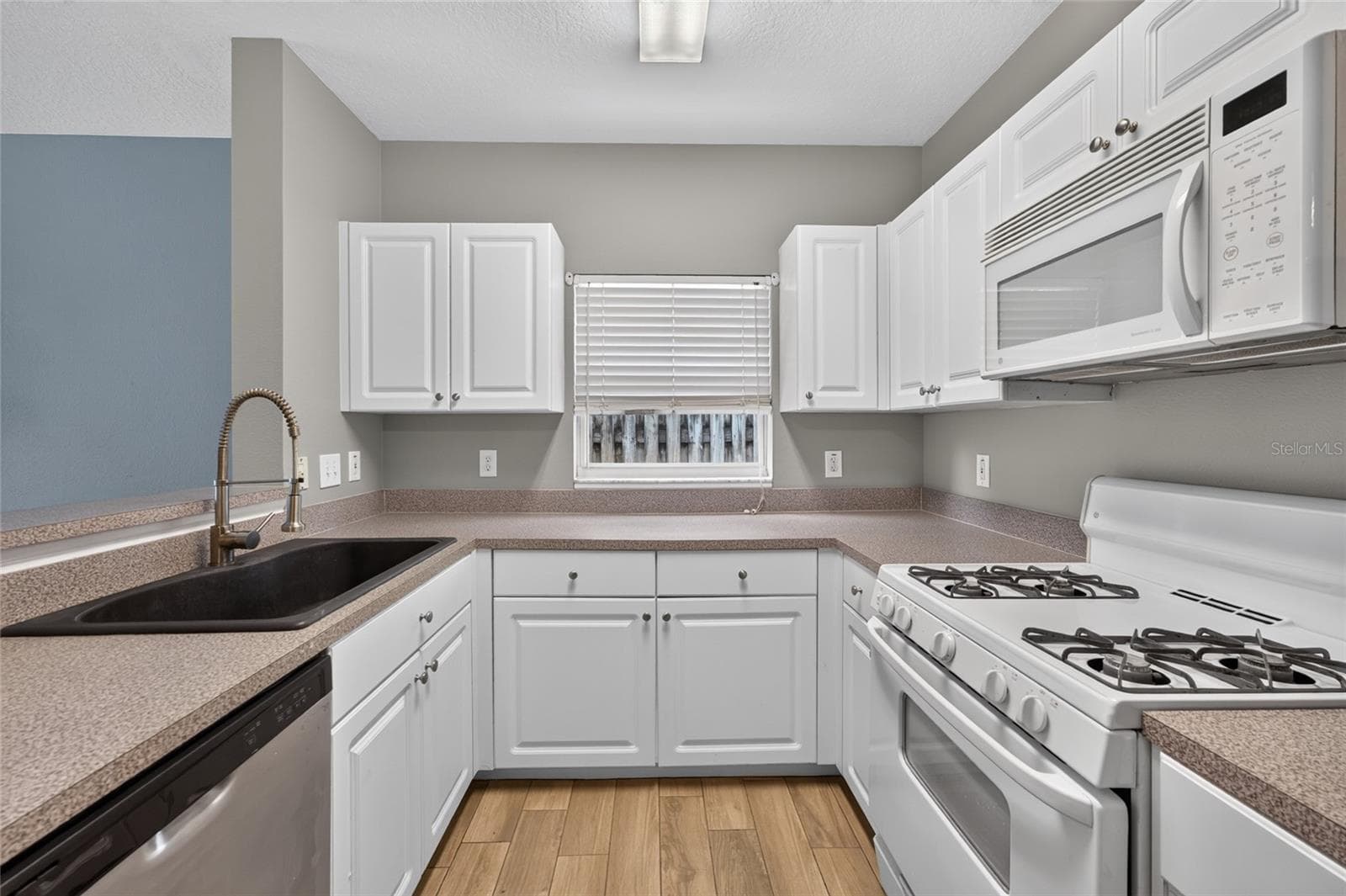 15032 DEER MEADOW DRIVE — photo 7 of 64