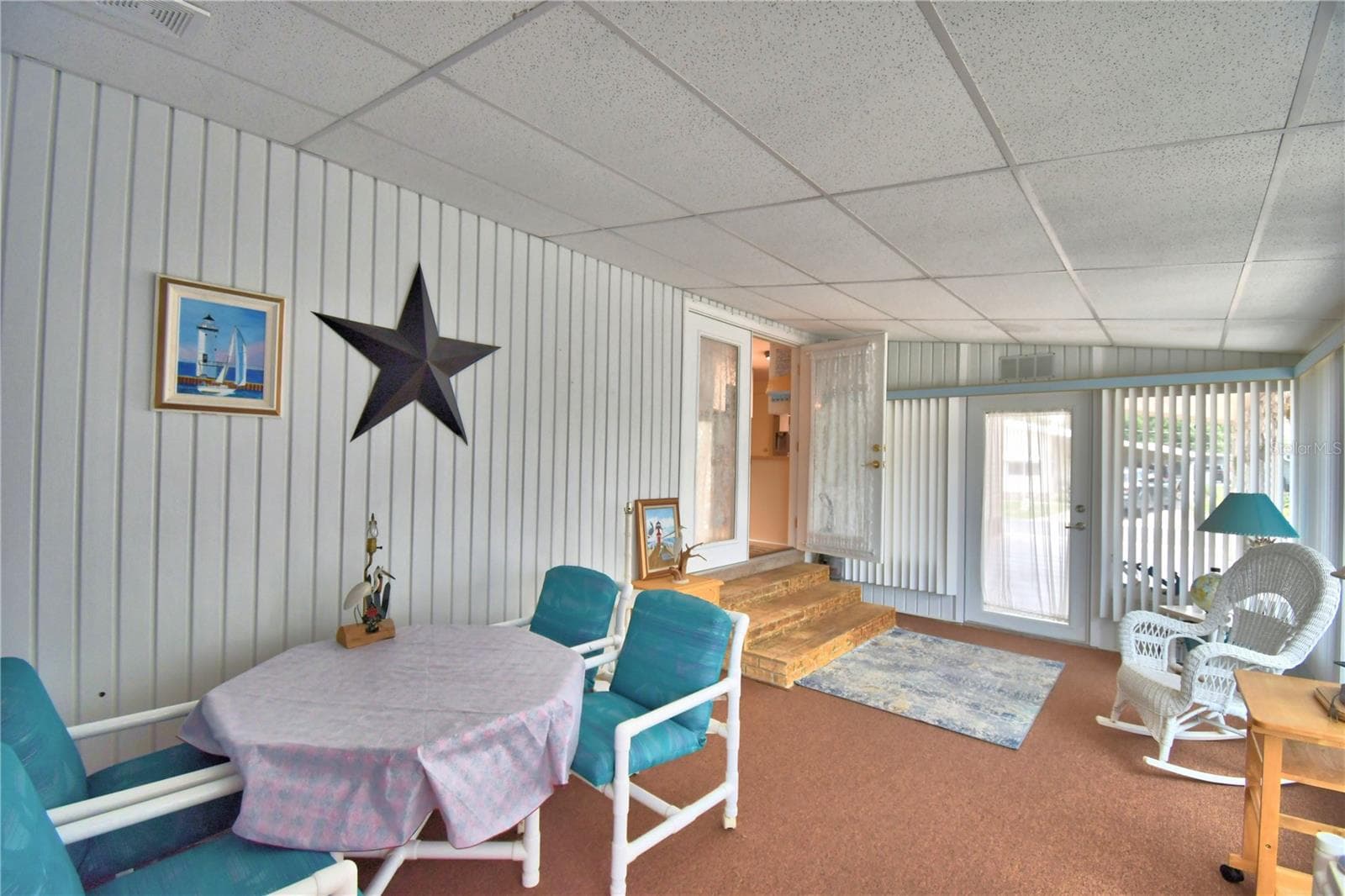 4146 SPRUCEWOOD STREET — photo 6 of 64