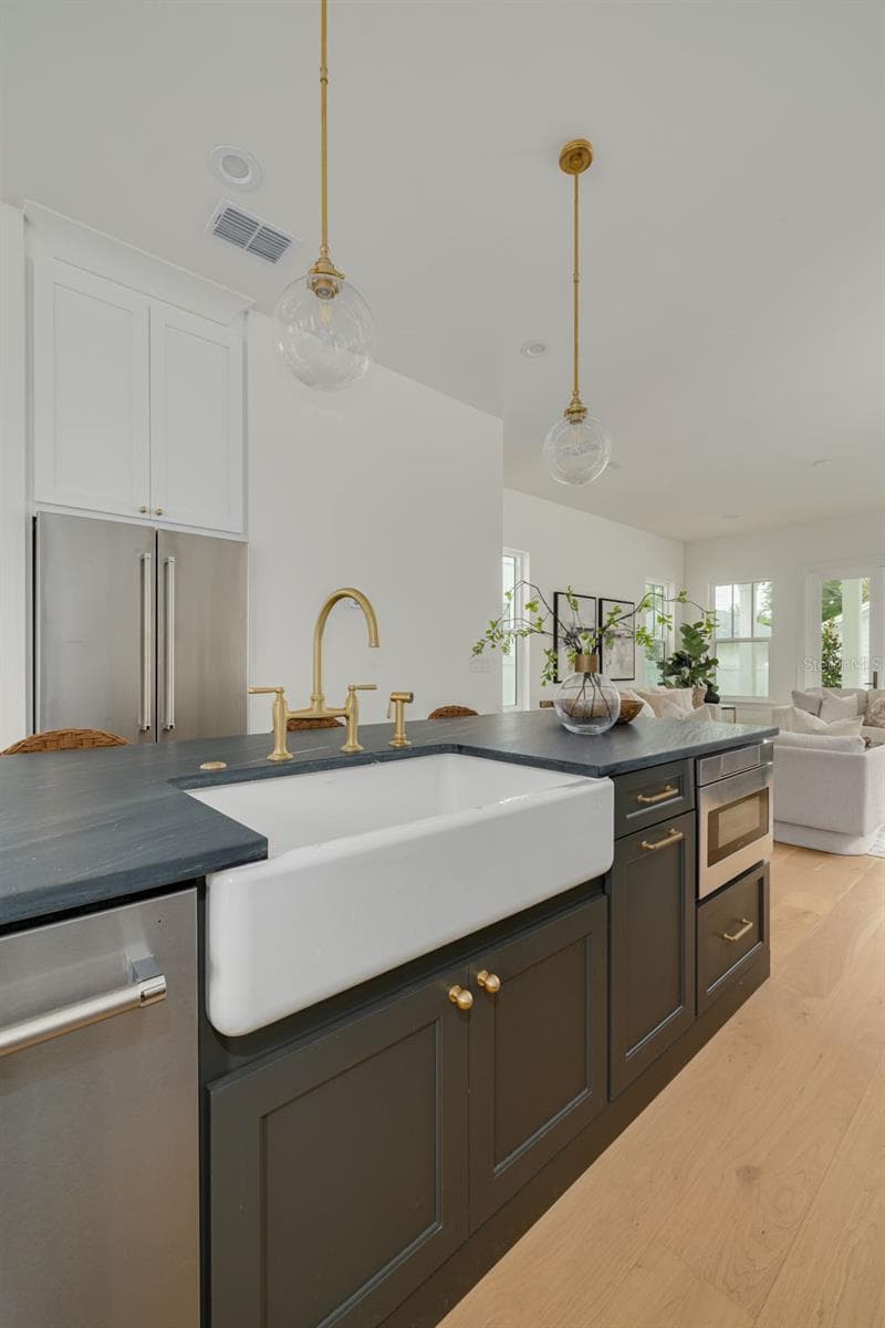 4027 HAINES ROAD — photo 13 of 36