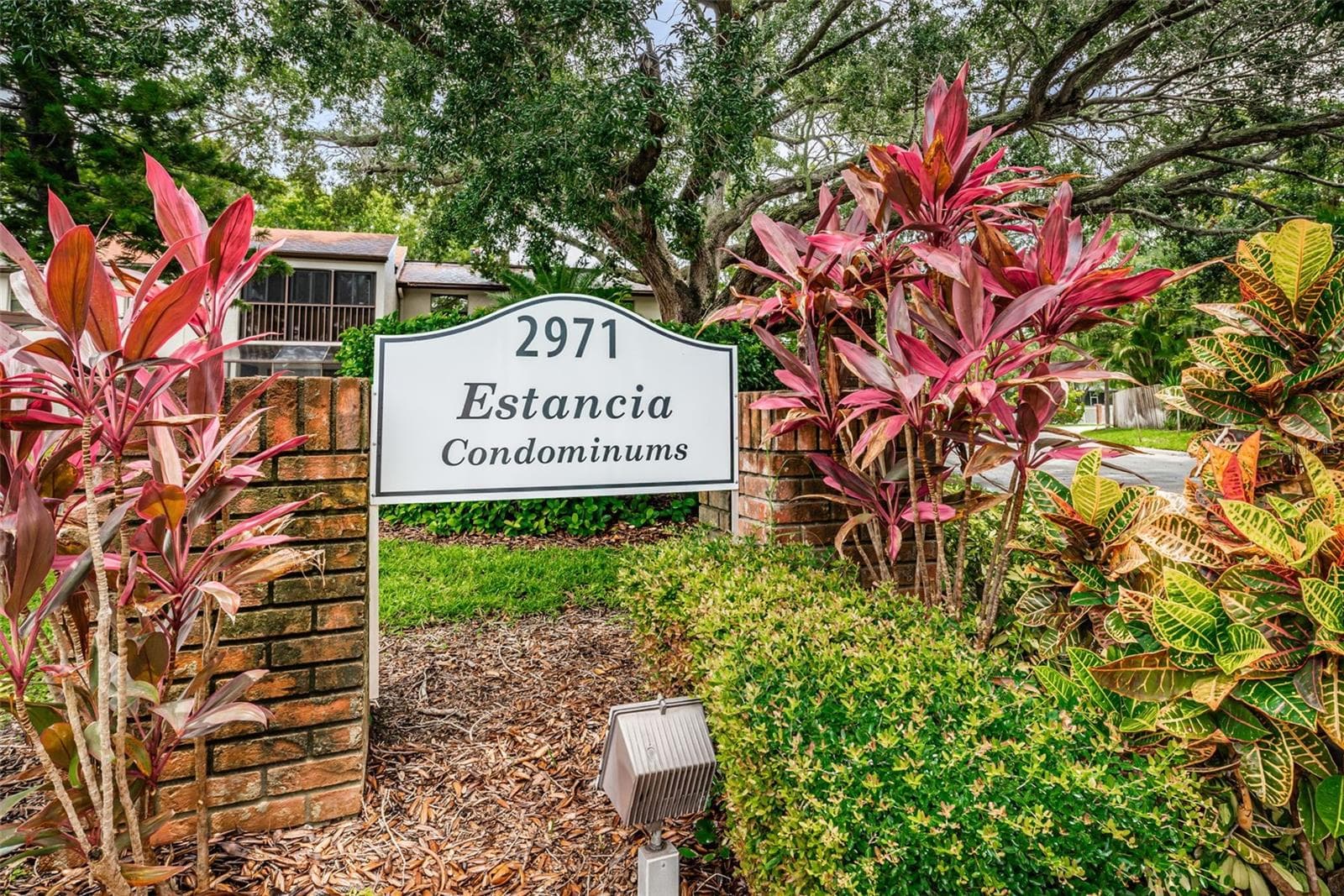 2971 ESTANCIA BOULEVARD — photo 2 of 31