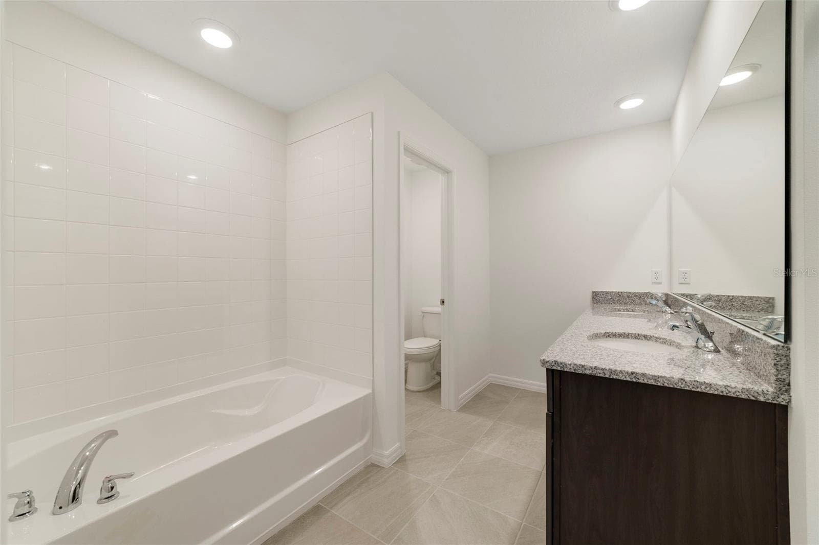 1657 GREENLEAF WOODS COVE — photo 21 of 26
