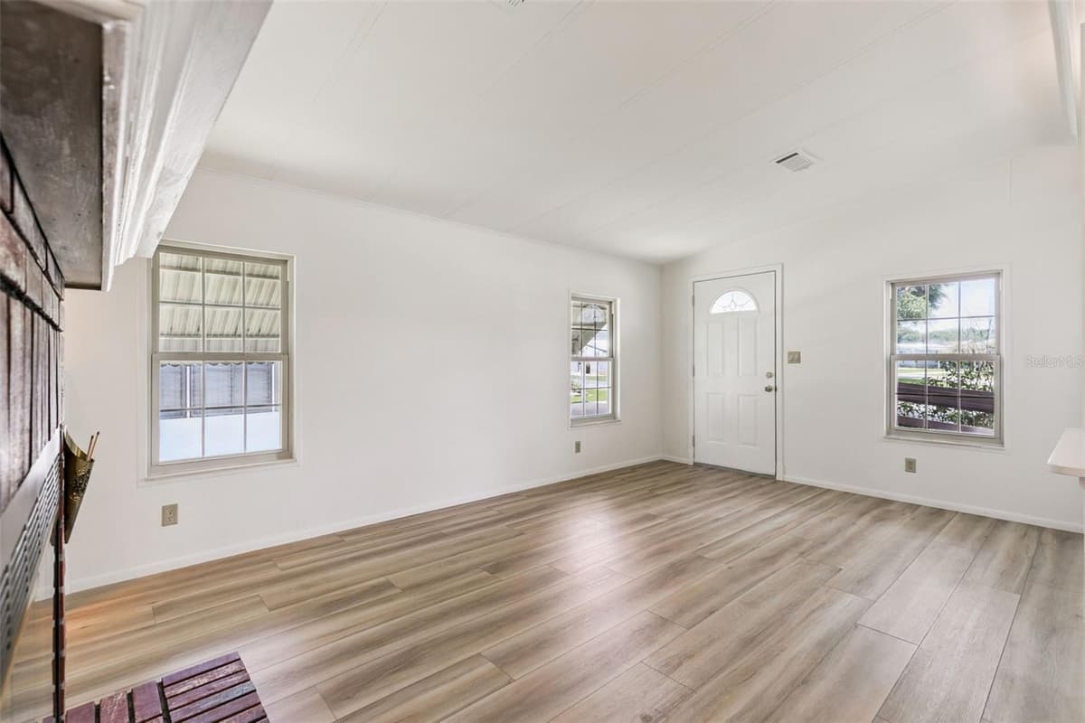 938 BLUE HERON BOULEVARD — photo 5 of 31