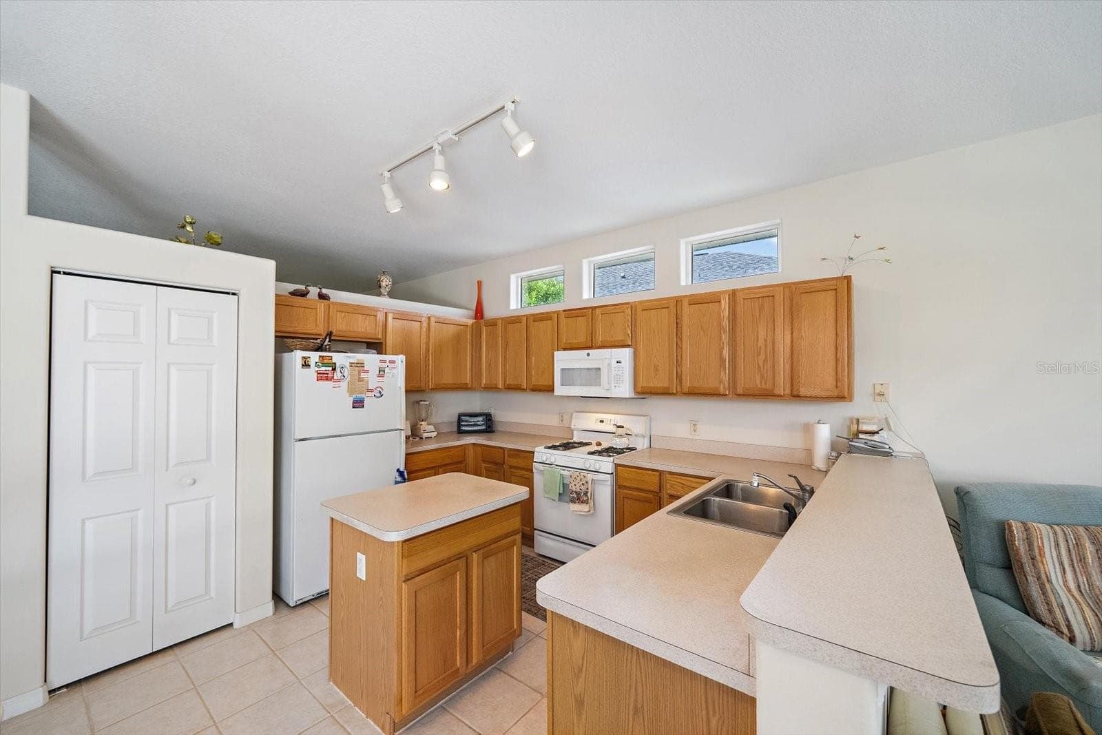 12913 NIGHTSHADE PLACE — photo 11 of 41