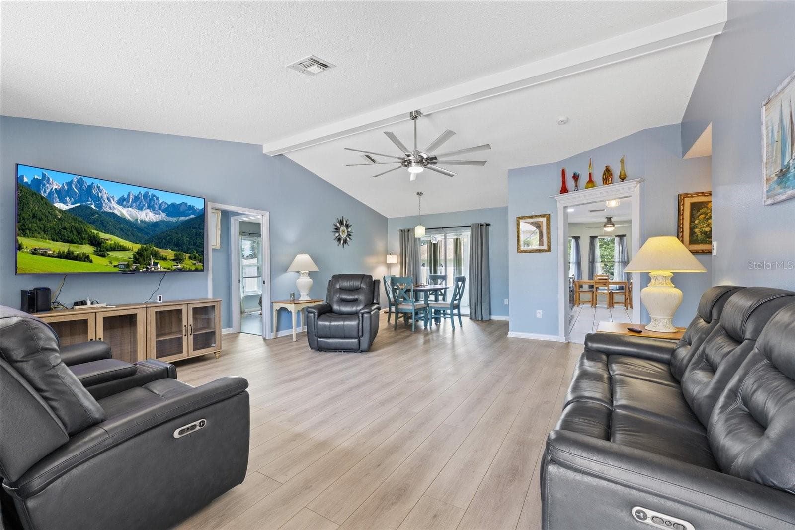 8166 WINDING OAK LANE — photo 4 of 53