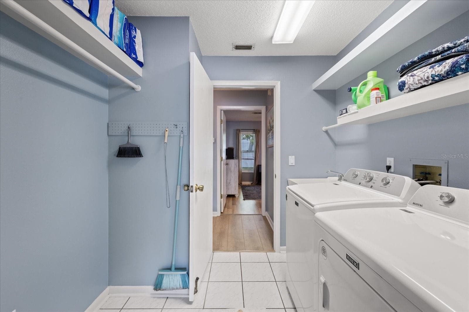 8166 WINDING OAK LANE — photo 34 of 53