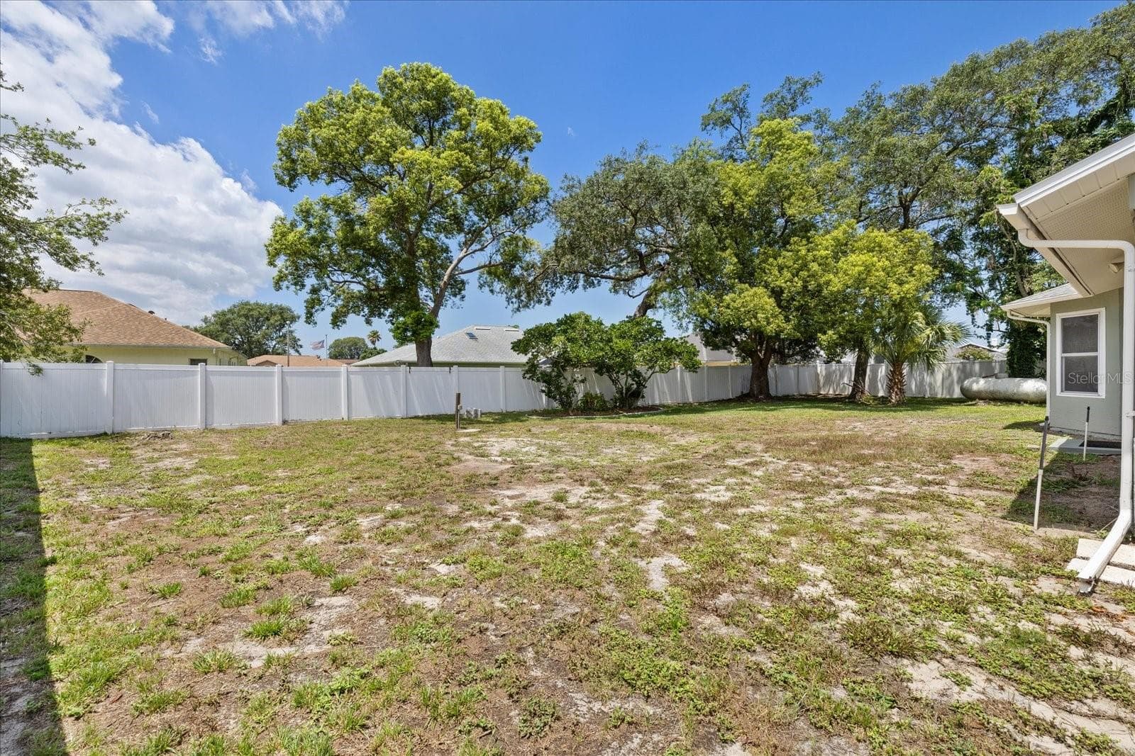 8166 WINDING OAK LANE — photo 40 of 53