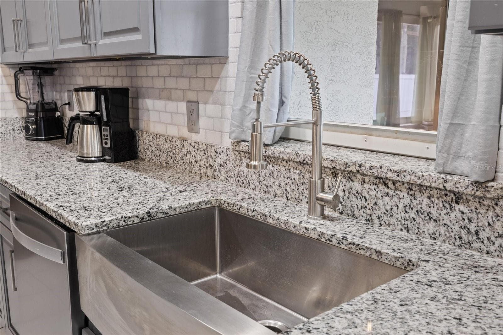 8166 WINDING OAK LANE — photo 16 of 53