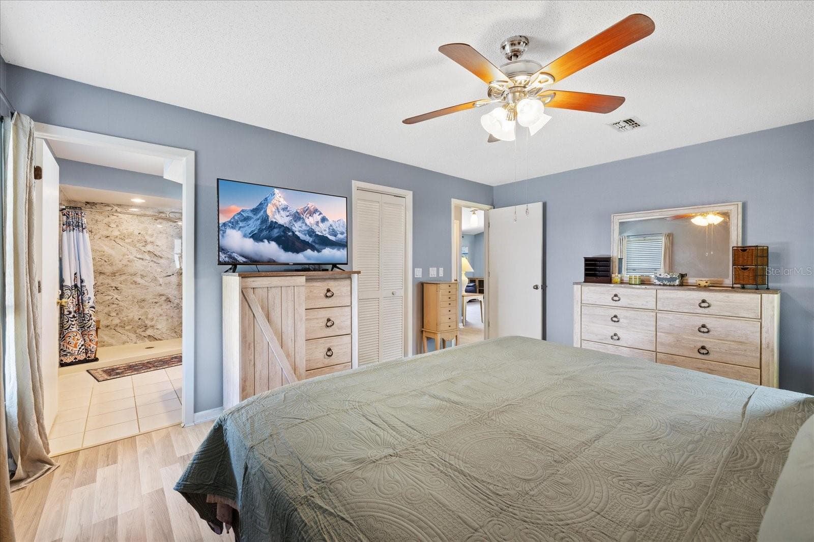 8166 WINDING OAK LANE — photo 5 of 53