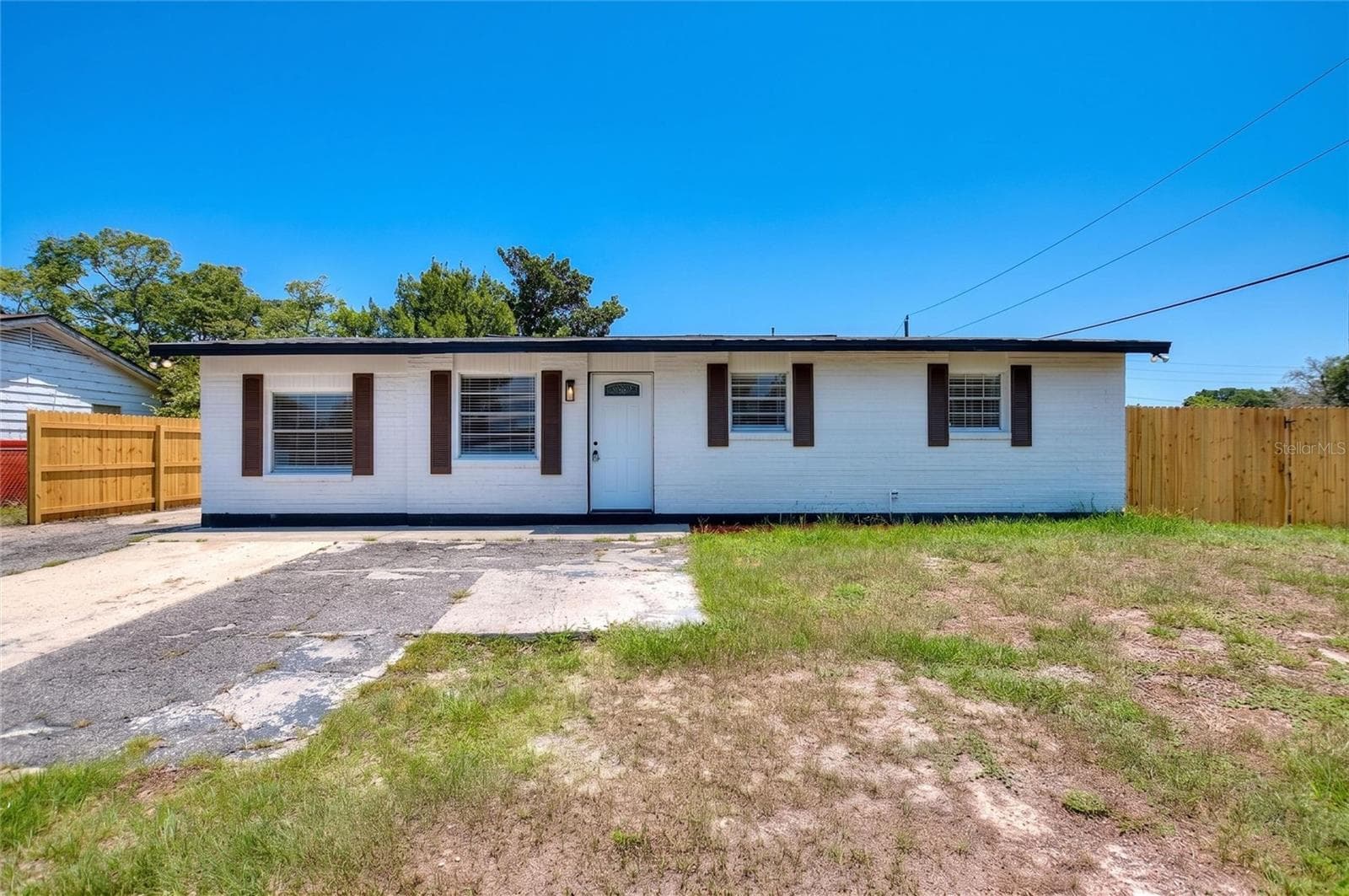 8204 ALLAMANDA AVENUE — photo 1 of 28