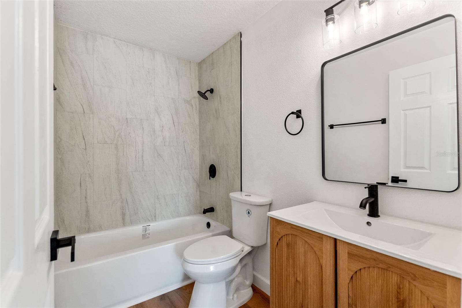8204 ALLAMANDA AVENUE — photo 19 of 28