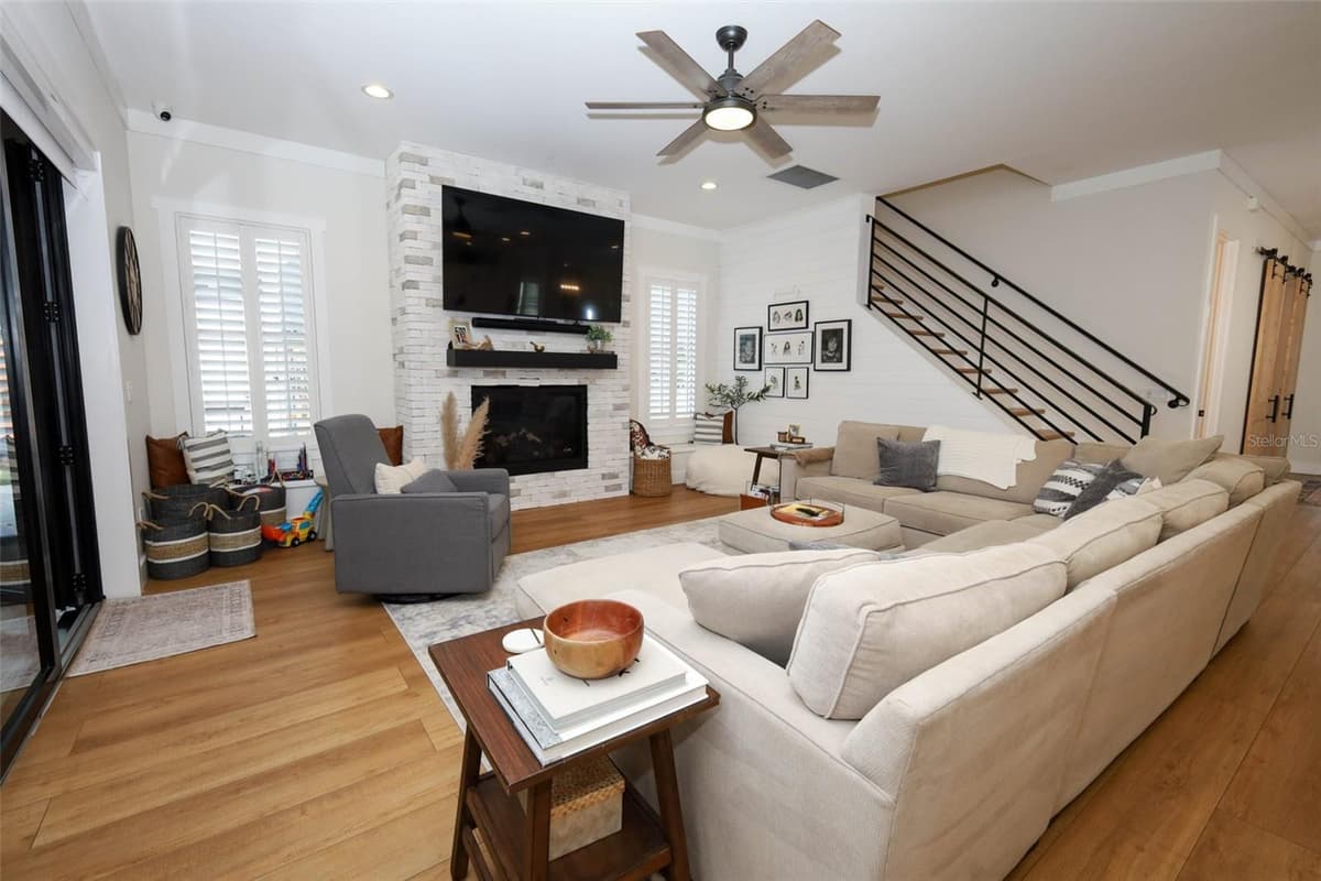 20 CREST AVENUE — photo 18 of 74