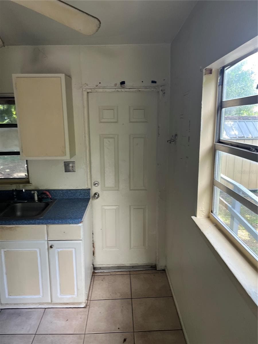 3109 WILLIAMS STREET — photo 5 of 17