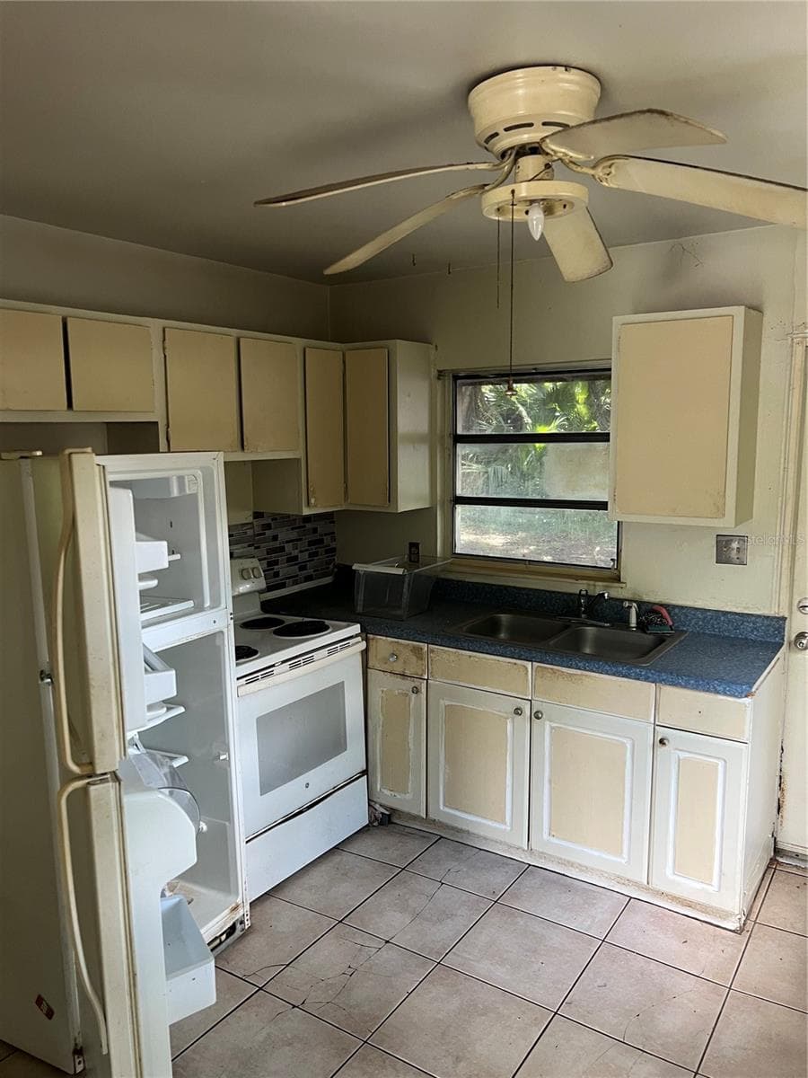 3109 WILLIAMS STREET — photo 4 of 17