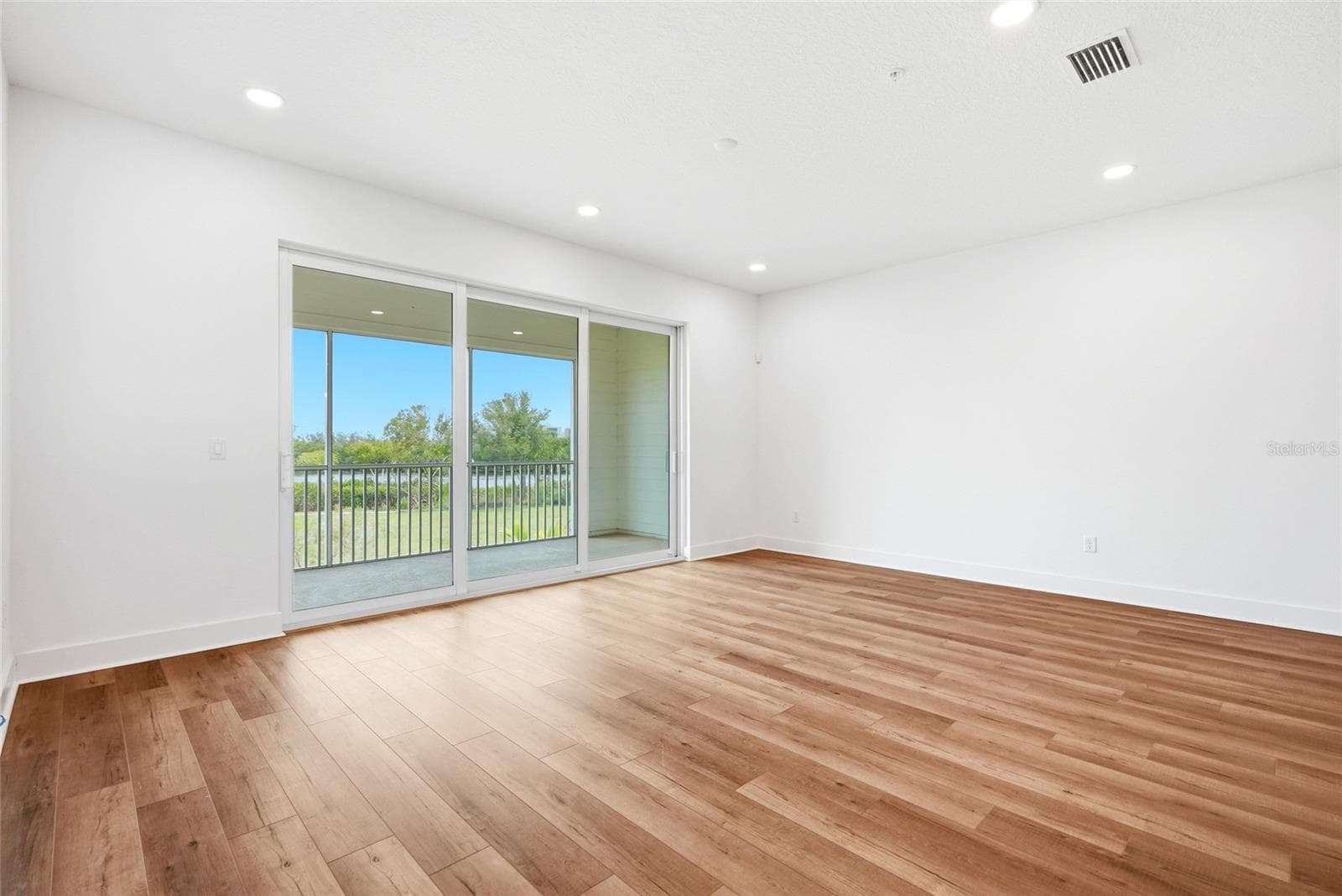 9936 KEY HAVEN ROAD — photo 4 of 54