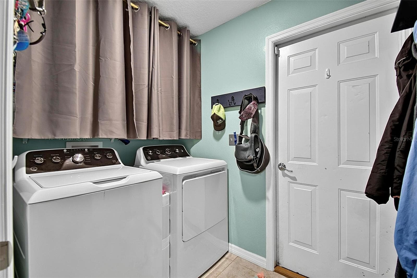 10 LARKSPUR WAY — photo 34 of 36