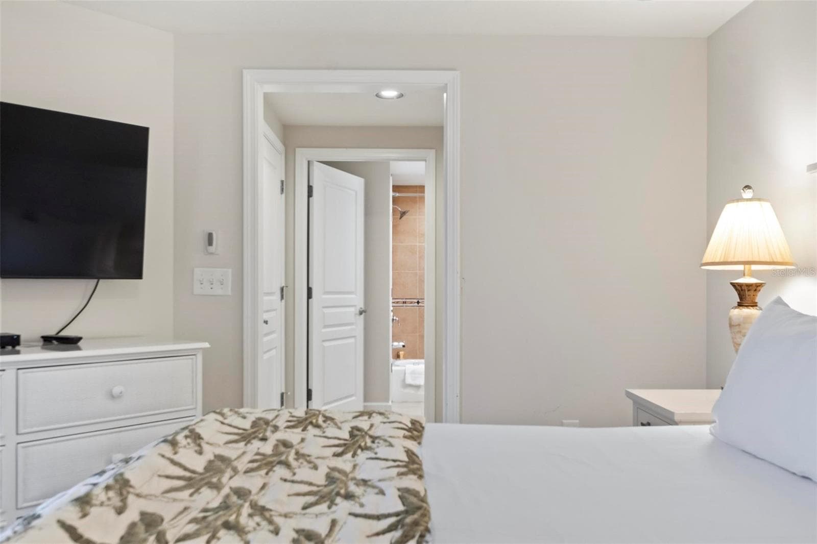 200 OCEAN CREST DRIVE — photo 30 of 68