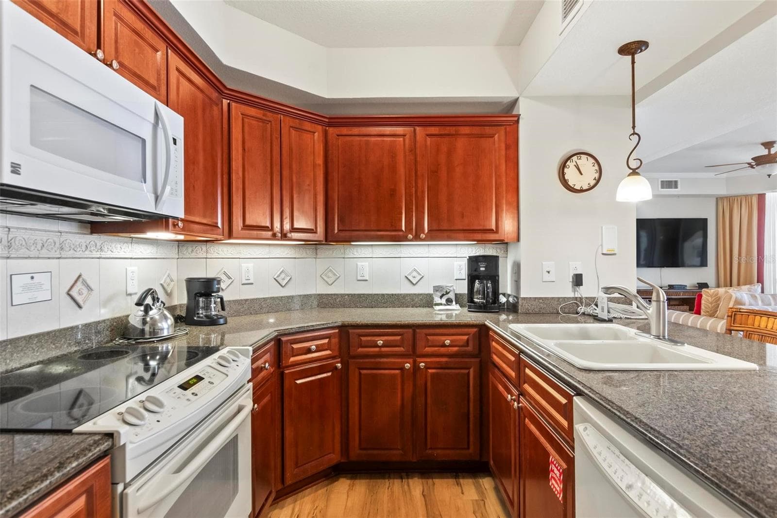200 OCEAN CREST DRIVE — photo 19 of 68