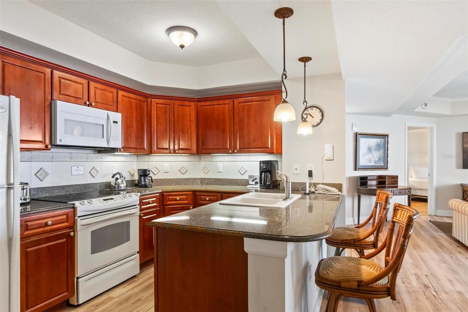 200 OCEAN CREST DRIVE — photo 14 of 68