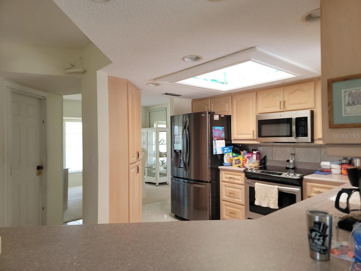 9438 CRUGAR — photo 9 of 30