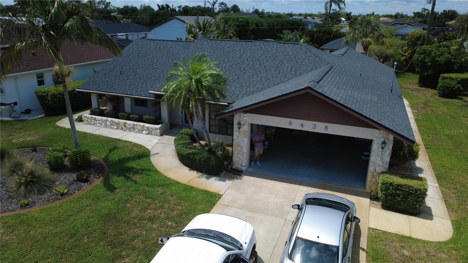 9438 CRUGAR — photo 3 of 30