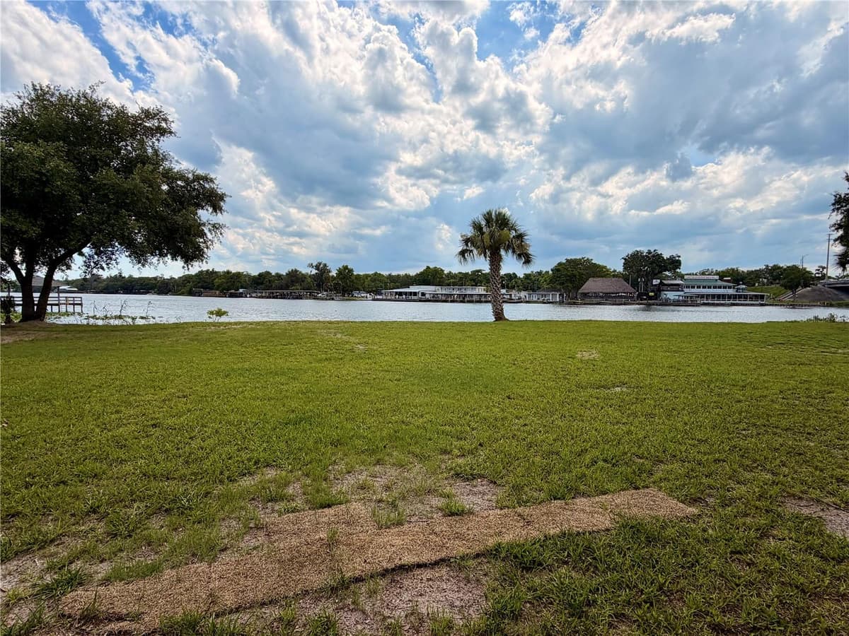 1570 RIVEREDGE COURT — photo 1 of 16