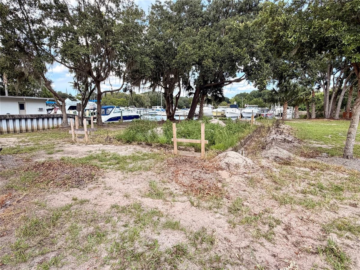 1570 RIVEREDGE COURT — photo 11 of 16